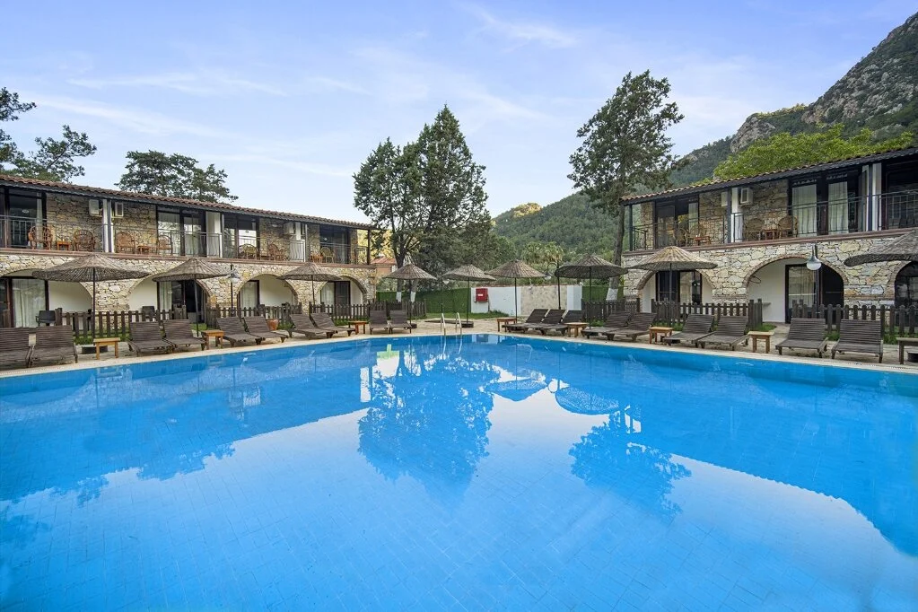 Alados Otel