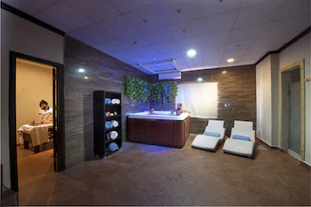 Amwaj Oyoun Resort & Spa
                            
                                Fırsat Oteli