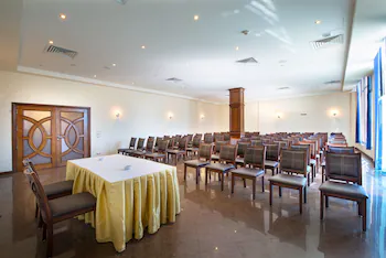 Amwaj Oyoun Resort & Spa
                            
                                Fırsat Oteli