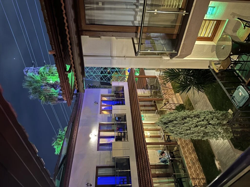 Dolphin Apart Hotel
