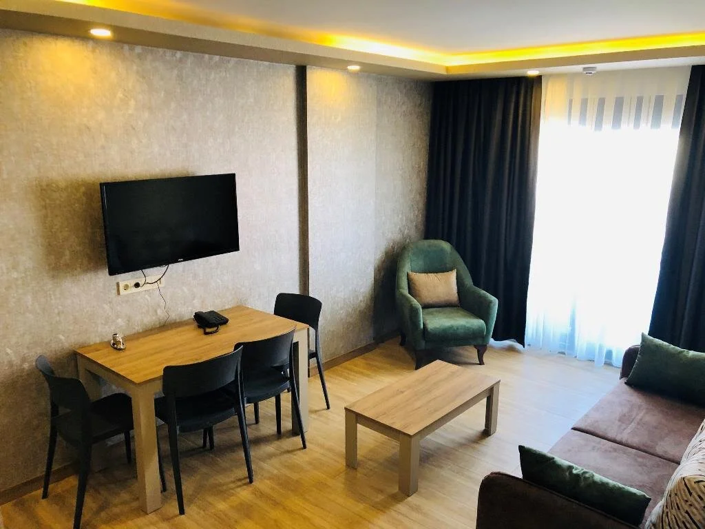 Golden World Suite Hotel