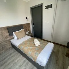 Seven City Hotel